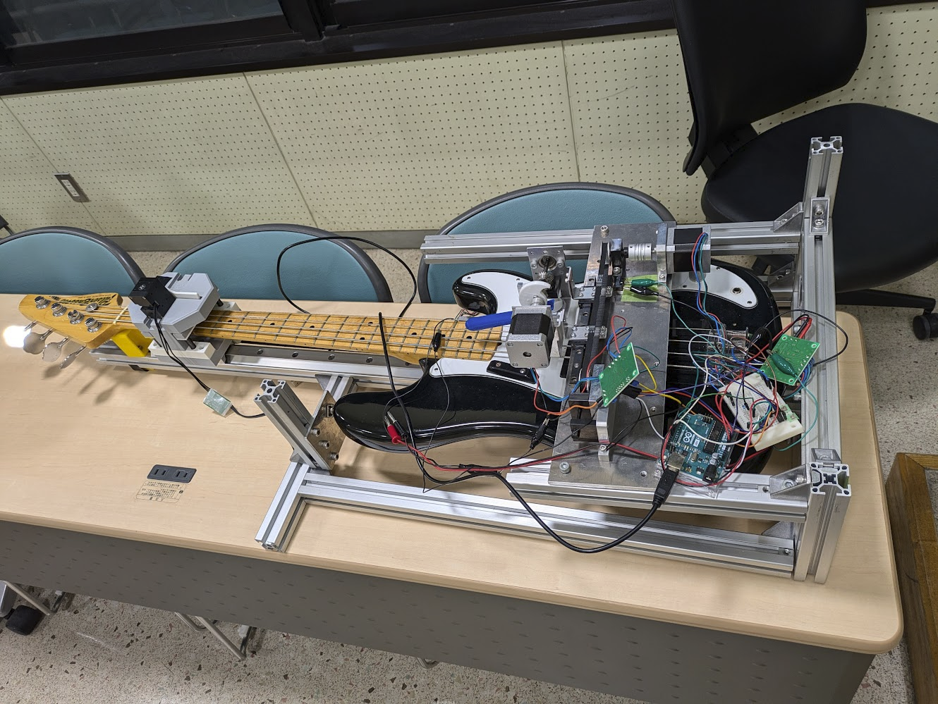 楽器演奏ロボット